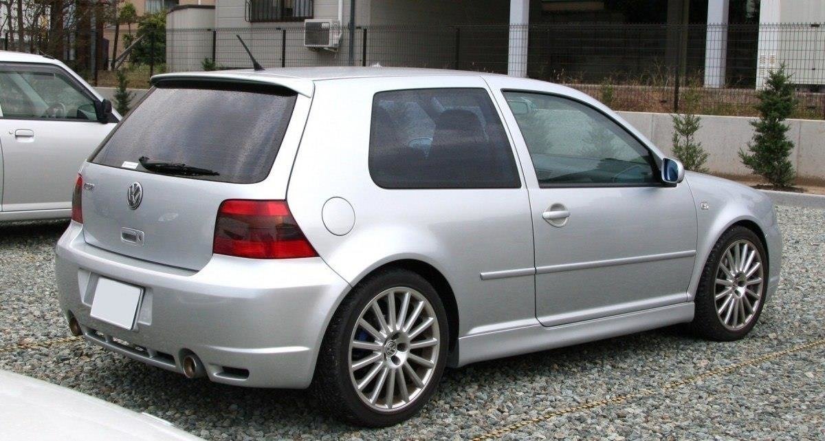 Maxton Design SIDE SKIRTS GOLF 4 3 DOOR < R32 LOOK >