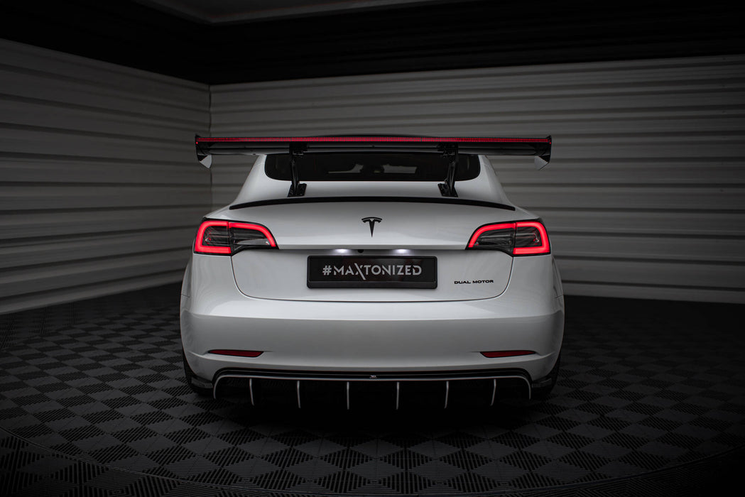 Maxton Design Carbon Spoiler + LED Tesla Model 3