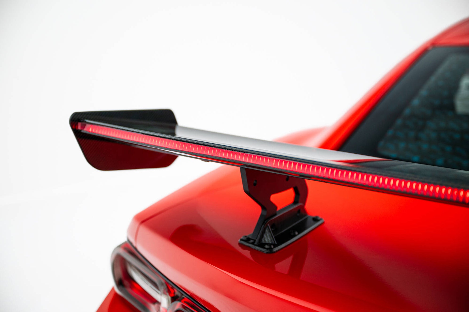 Maxton Design Carbon Spoiler With Internal Brackets Uprights + LED Che ...