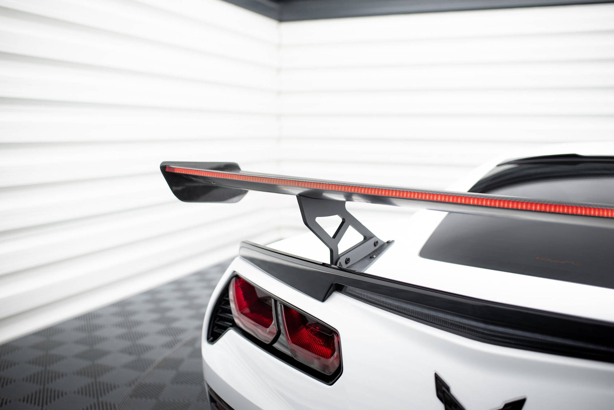 Maxton Design Carbon Spoiler With Internal Brackets Uprights + LED Che ...