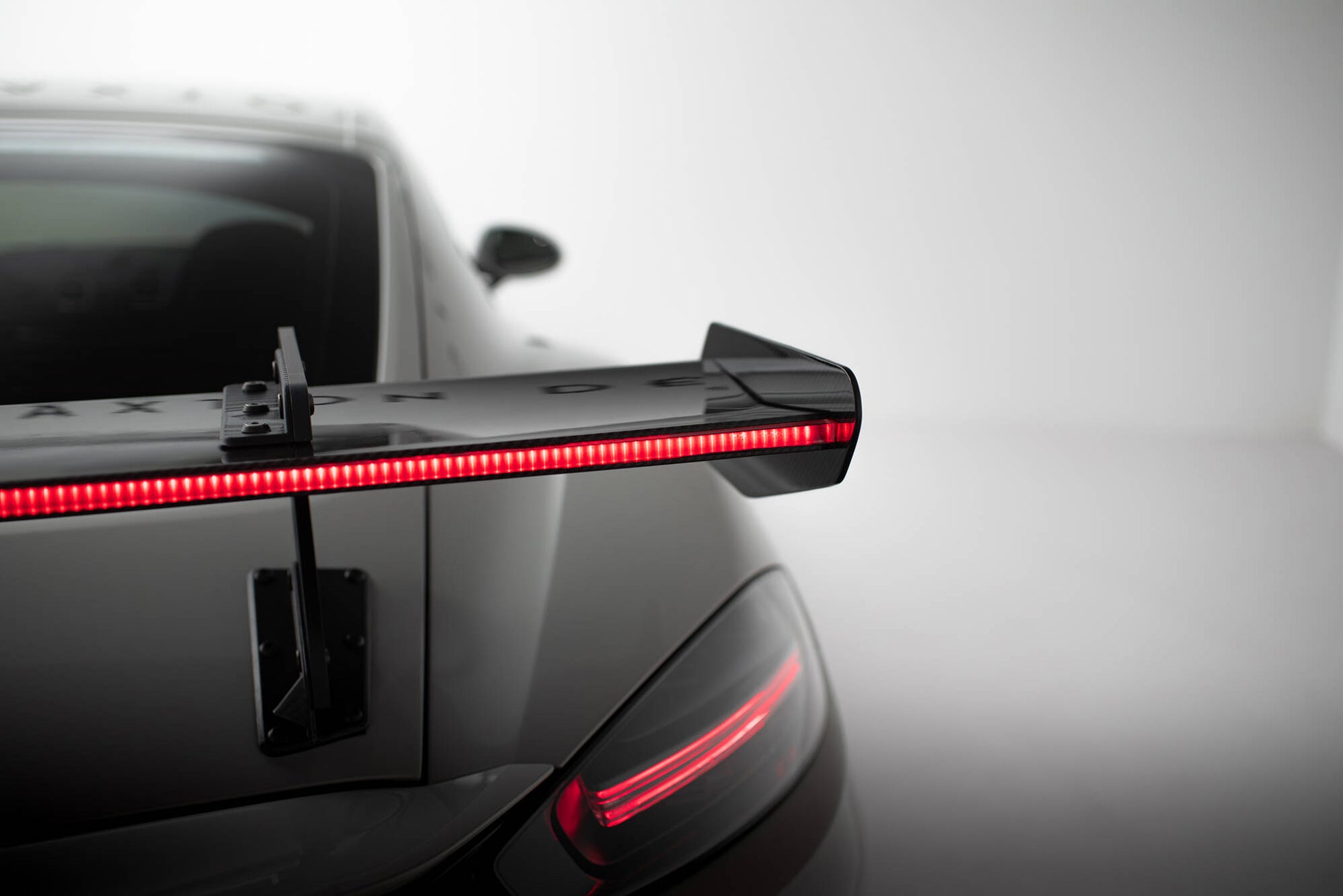 Maxton Design Carbon Spoiler With Upper Swan Mounting V.1 + LED Porsch ...