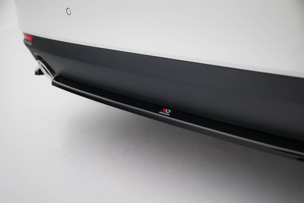 Maxton Design Central Rear Splitter for BMW 4 Coupe / Cabrio G22 / G23