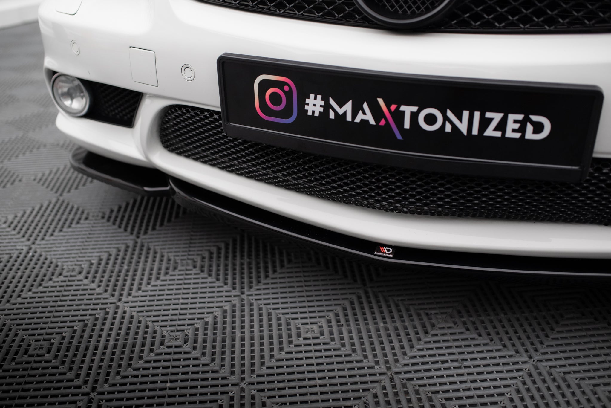 Maxton Design FRONT SPLITTER V.1 Mercedes CLS C219 55AMG — Maxton Design AU