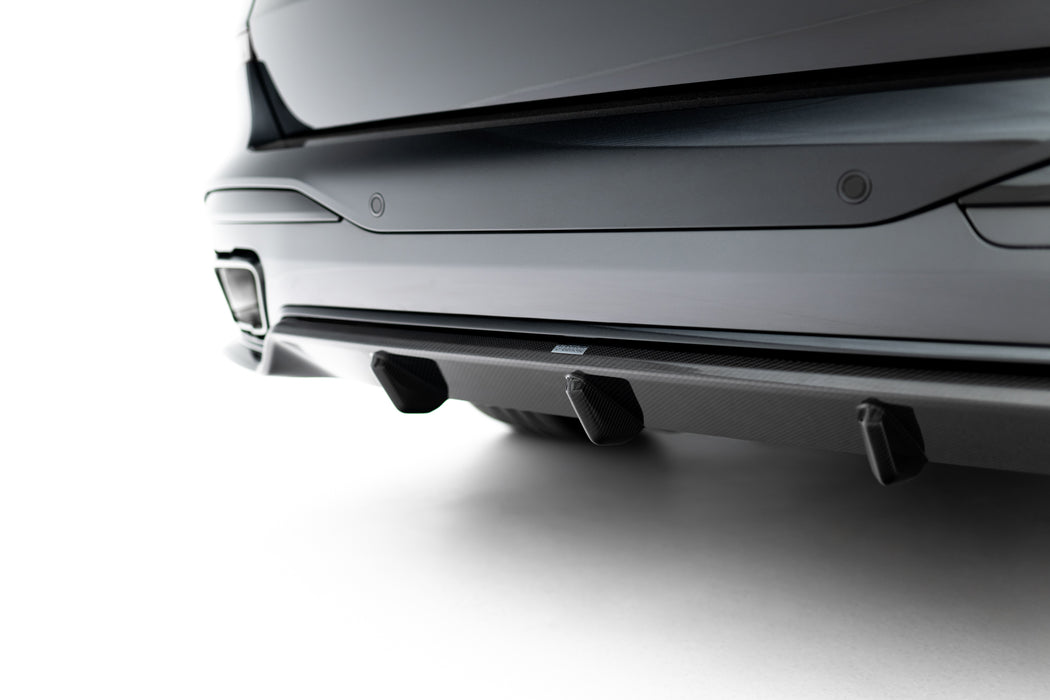 Maxton Design Prepreg Carbon Fiber Rear Diffuser BMW X7 M-Pack G07 Facelift