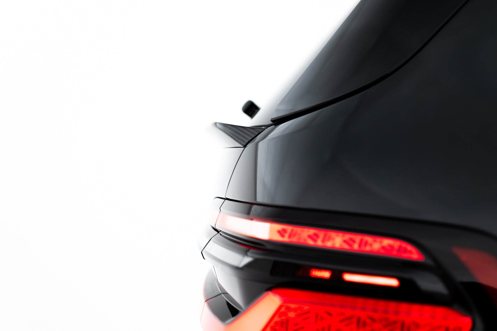 Maxton Design Prepreg Carbon Fiber Tailgate Spoiler (Lower) BMW X7 M-P ...
