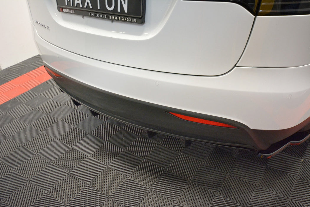 Maxton Design REAR VALANCE TESLA MODEL X