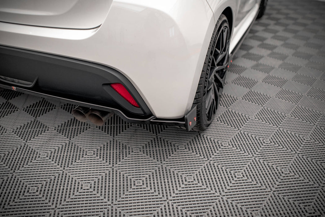 Maxton Design Rear Splitter V.1 + Flaps  Toyota Yaris Mk4