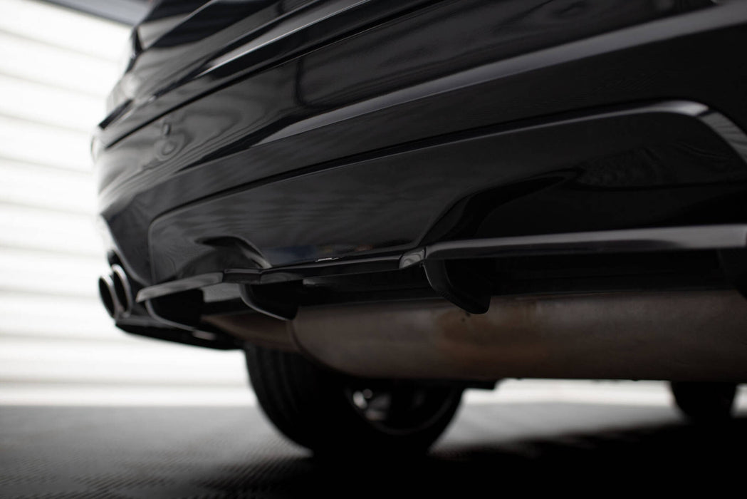 Maxton Design Rear Splitter for BMW X4 M-PACK (with a vertical bar)