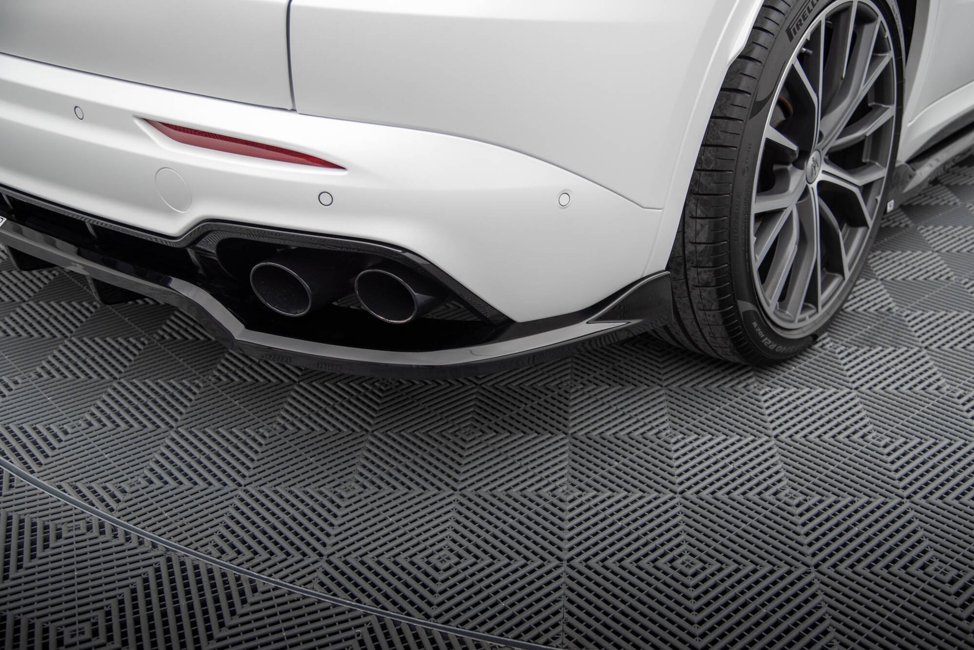 Maxton Design Rear Splitter (with vertical bars) Maserati Grecale GT ...