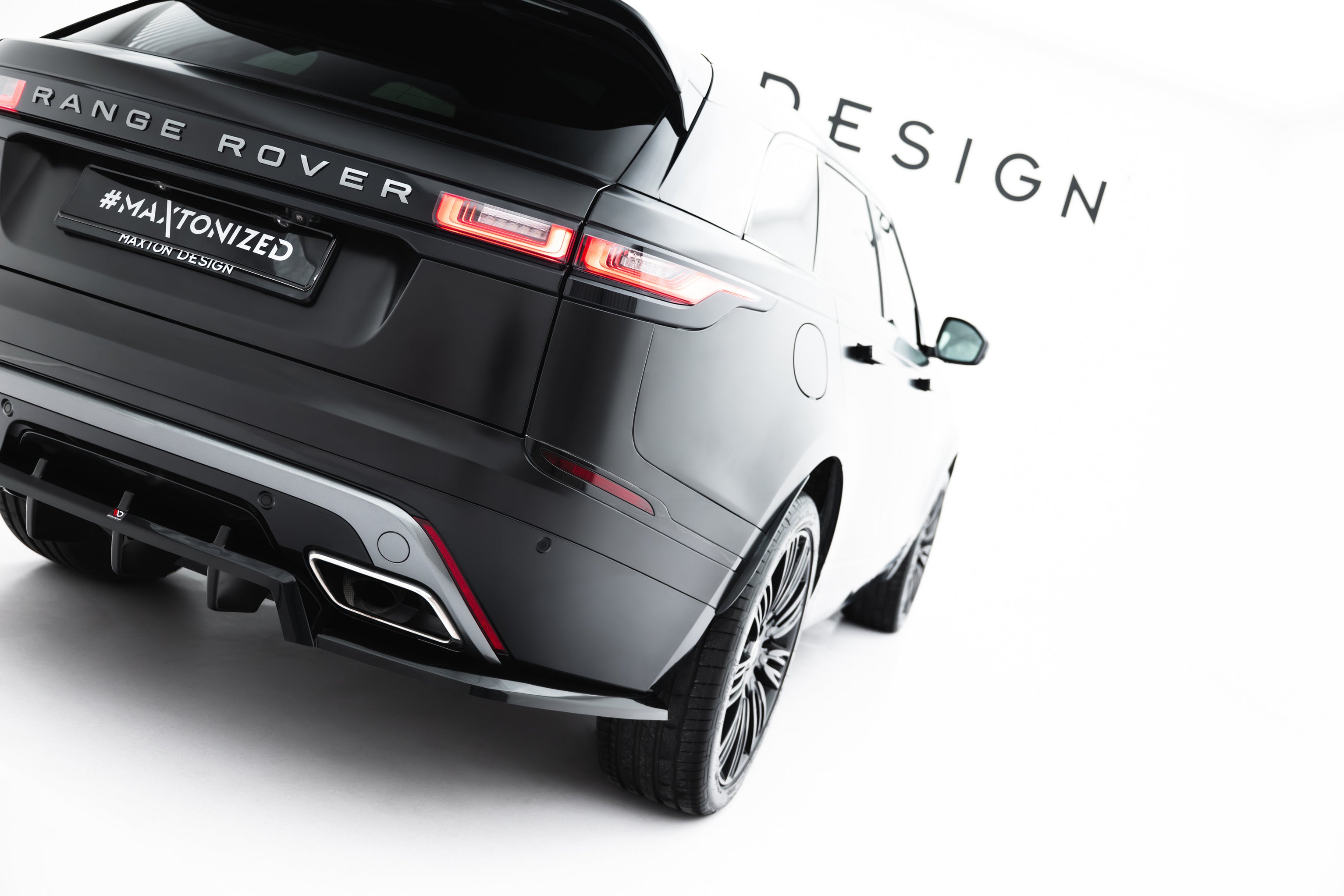 Rear Splitter (with vertical bars) V.3 Land Rover Range Rover Velar ...