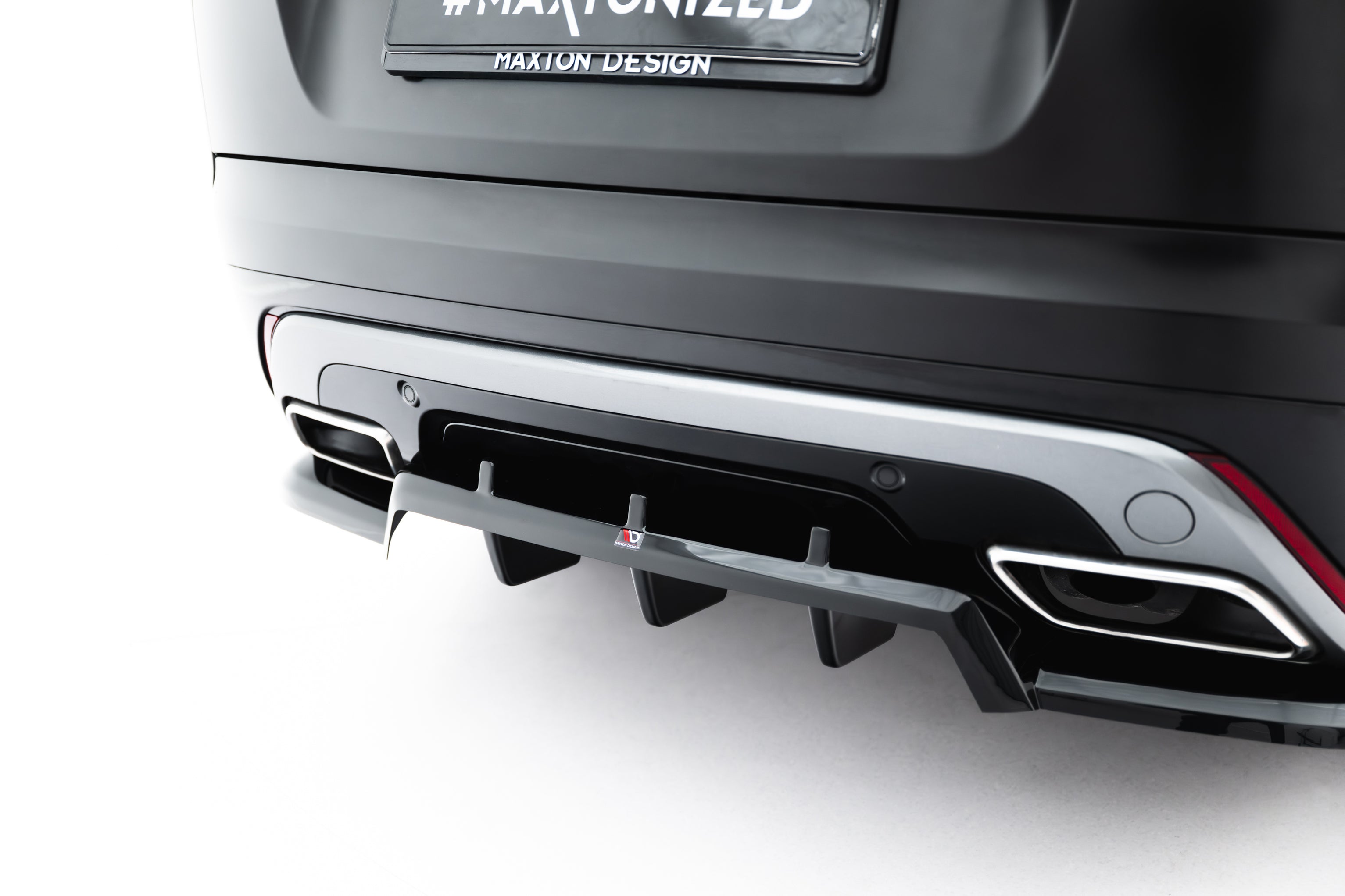 Rear Splitter (with vertical bars) V.3 Land Rover Range Rover Velar ...
