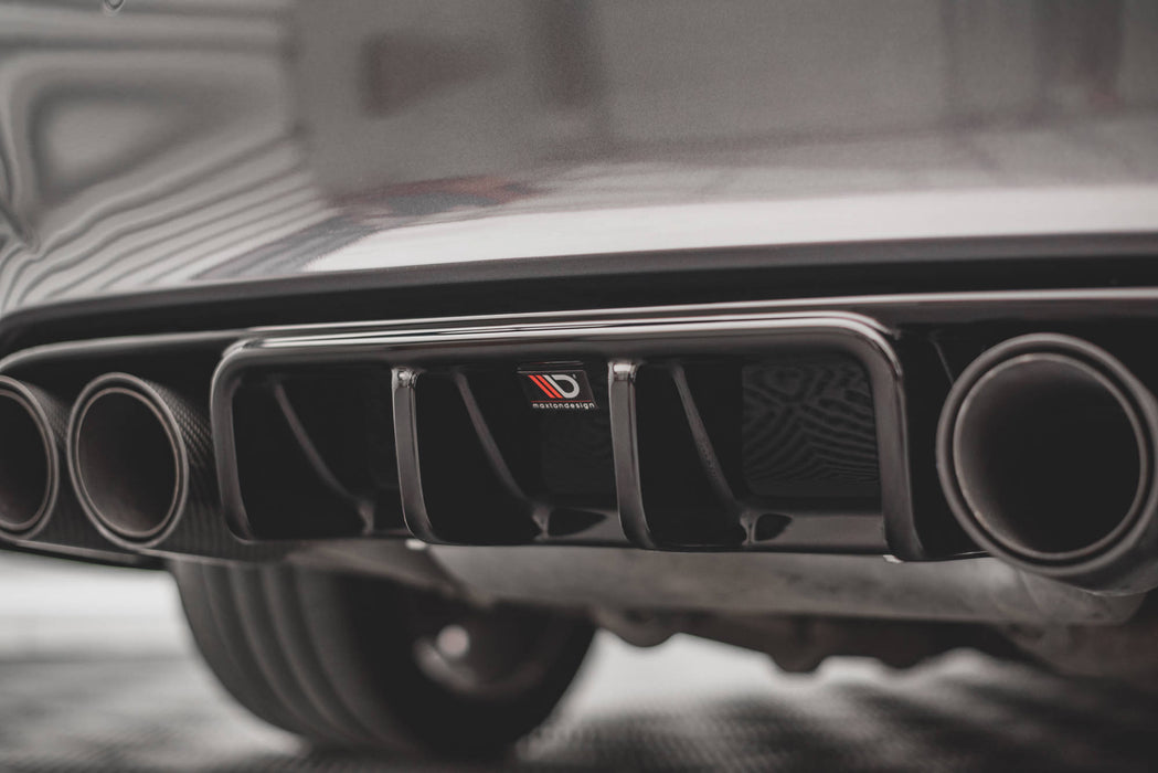 Maxton Design Rear Valance BMW M4 F82