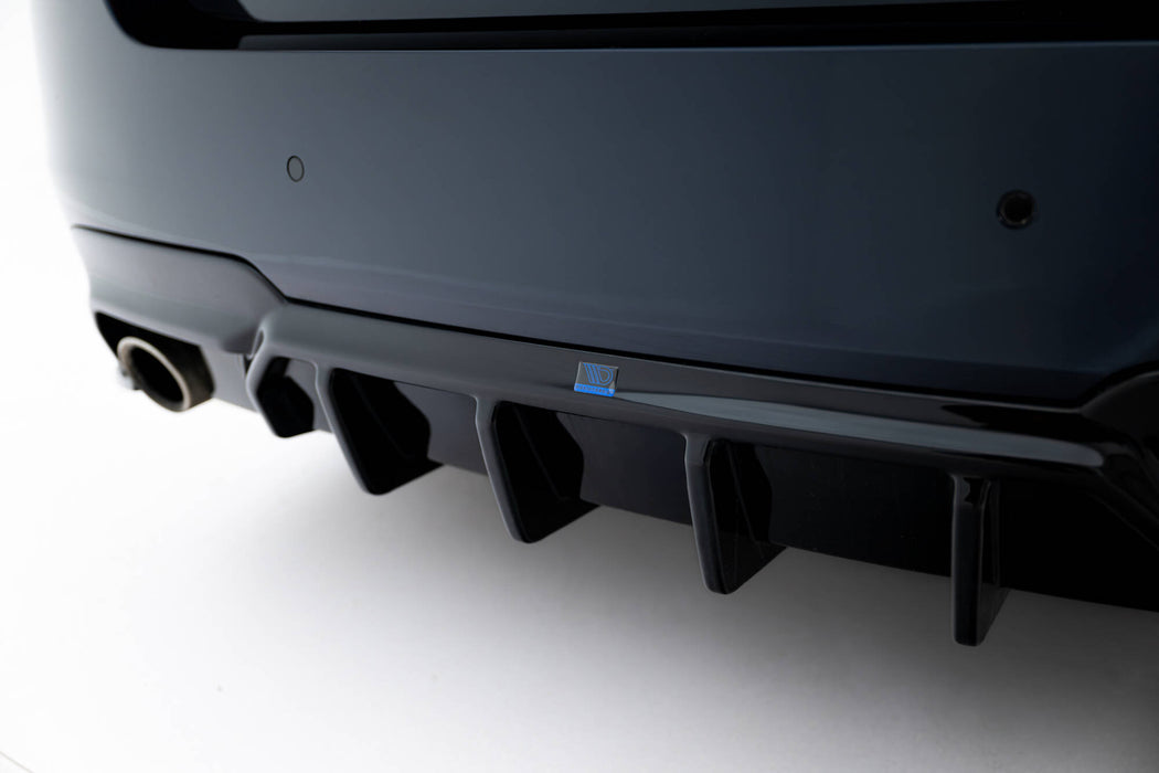 Maxton Design Rear Valance V.2 BMW 5 M-Pack F10 / F11 (Version with two single exhausts)
