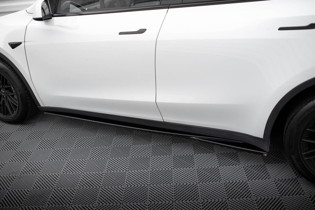 Maxton Design Side Skirts Diffusers V.1 Tesla Model Y