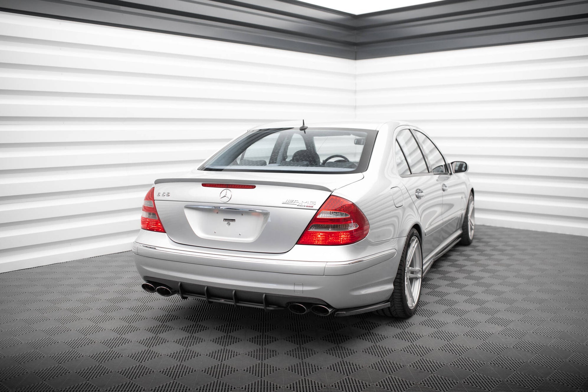 Maxton Design Street Pro Rear Diffuser Mercedes-Benz E 55 AMG W211 ...