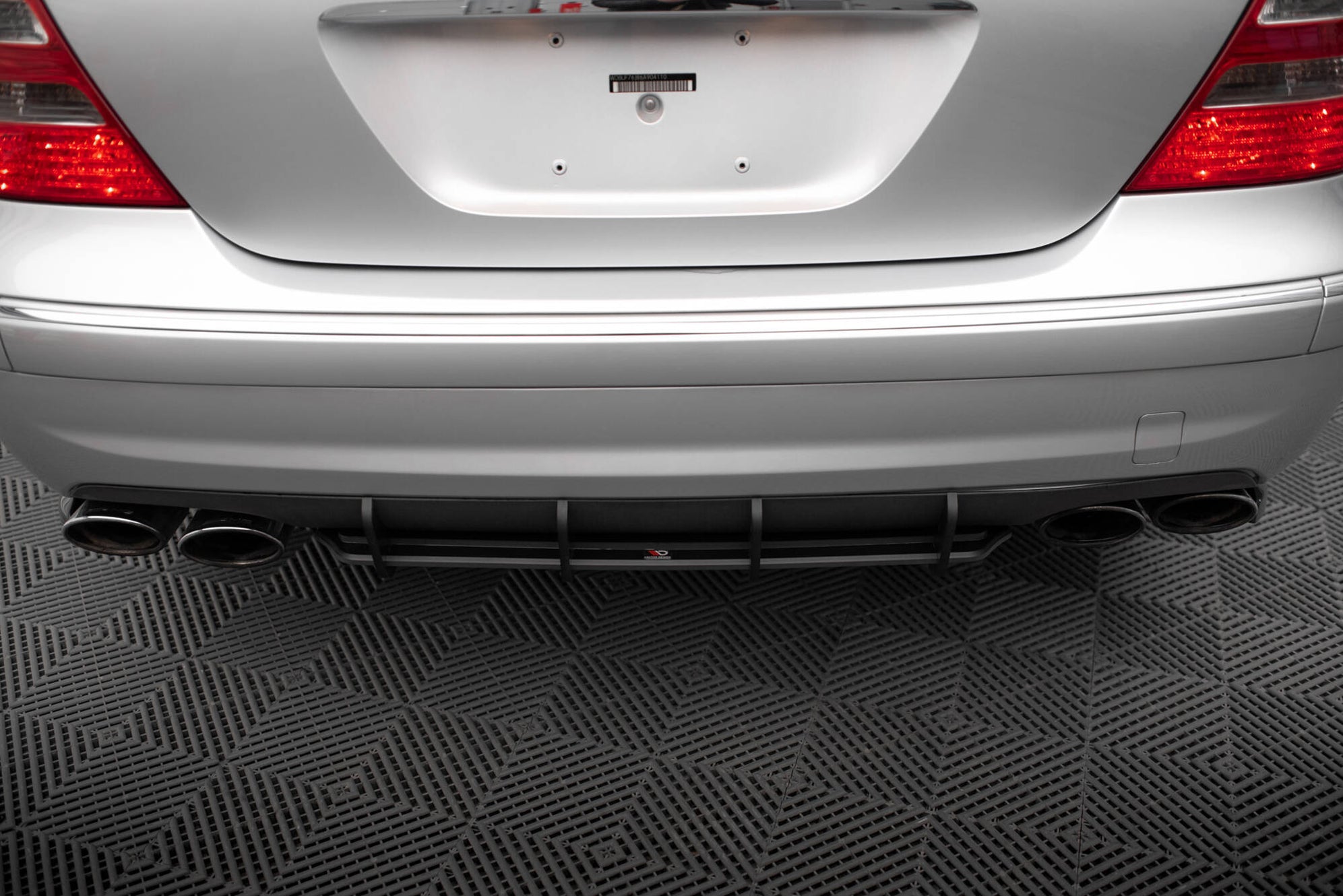 Maxton Design Street Pro Rear Diffuser Mercedes-Benz E 55 AMG W211 ...