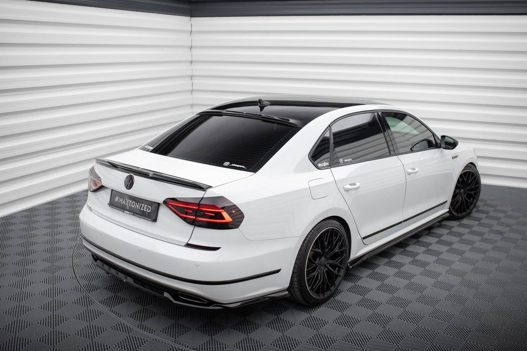Maxton Design The extension of the rear window Volkswagen Passat GT B8 Facelift USA